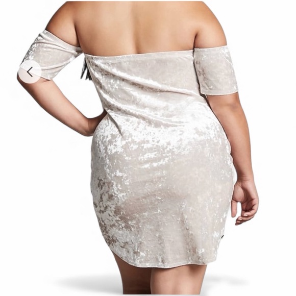 NEW•2X•Creme De La Creme Crushed Velvet Off Shoulder Dress - Picture 3 of 10